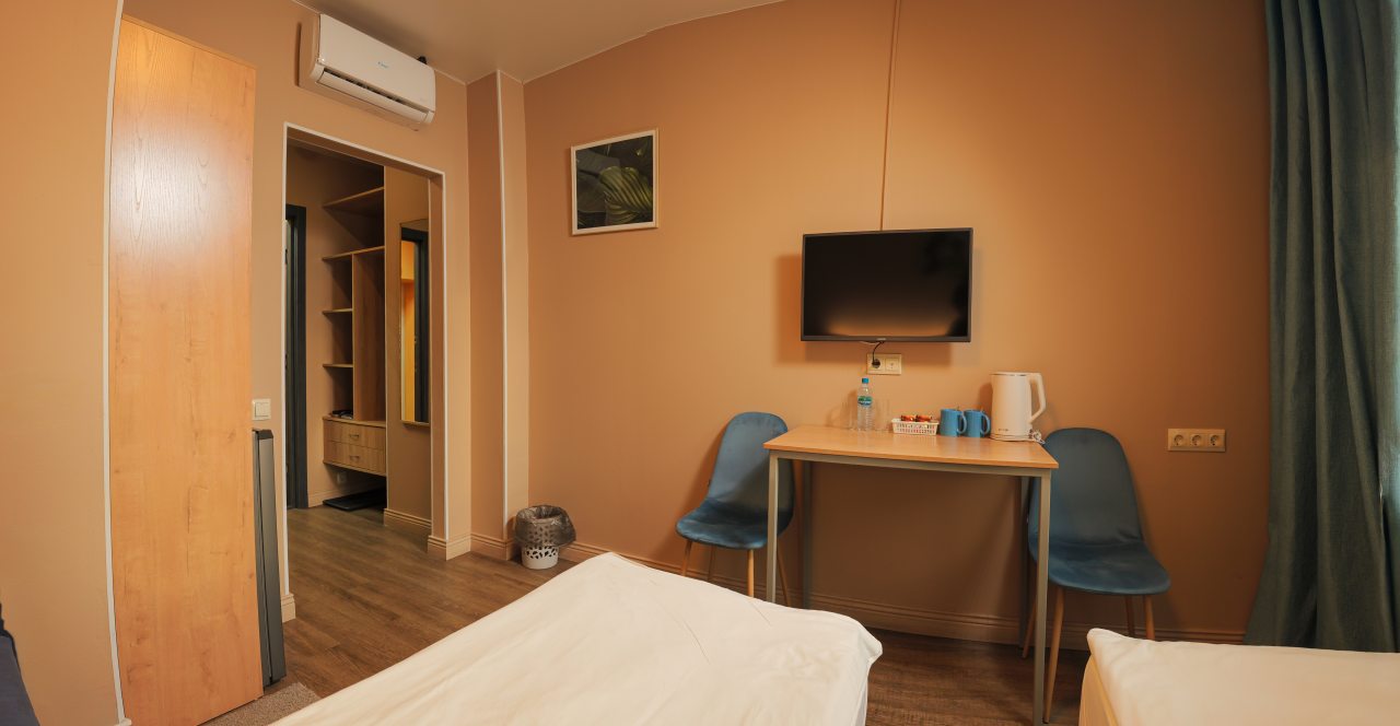 Номер с односпальными кроватями, сан.узлом