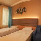 Номер с односпальными кроватями, сан.узлом