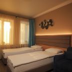 Номер с односпальными кроватями, сан.узлом