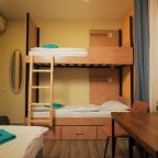 Трёхместный и более (Семейный четырехместный номер эконом), Мини-отель El hostel