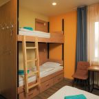 Трёхместный и более (Семейный четырехместный номер эконом), Мини-отель El hostel