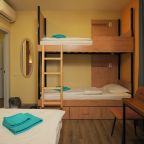 Трёхместный и более (Семейный четырехместный номер эконом), Мини-отель El hostel