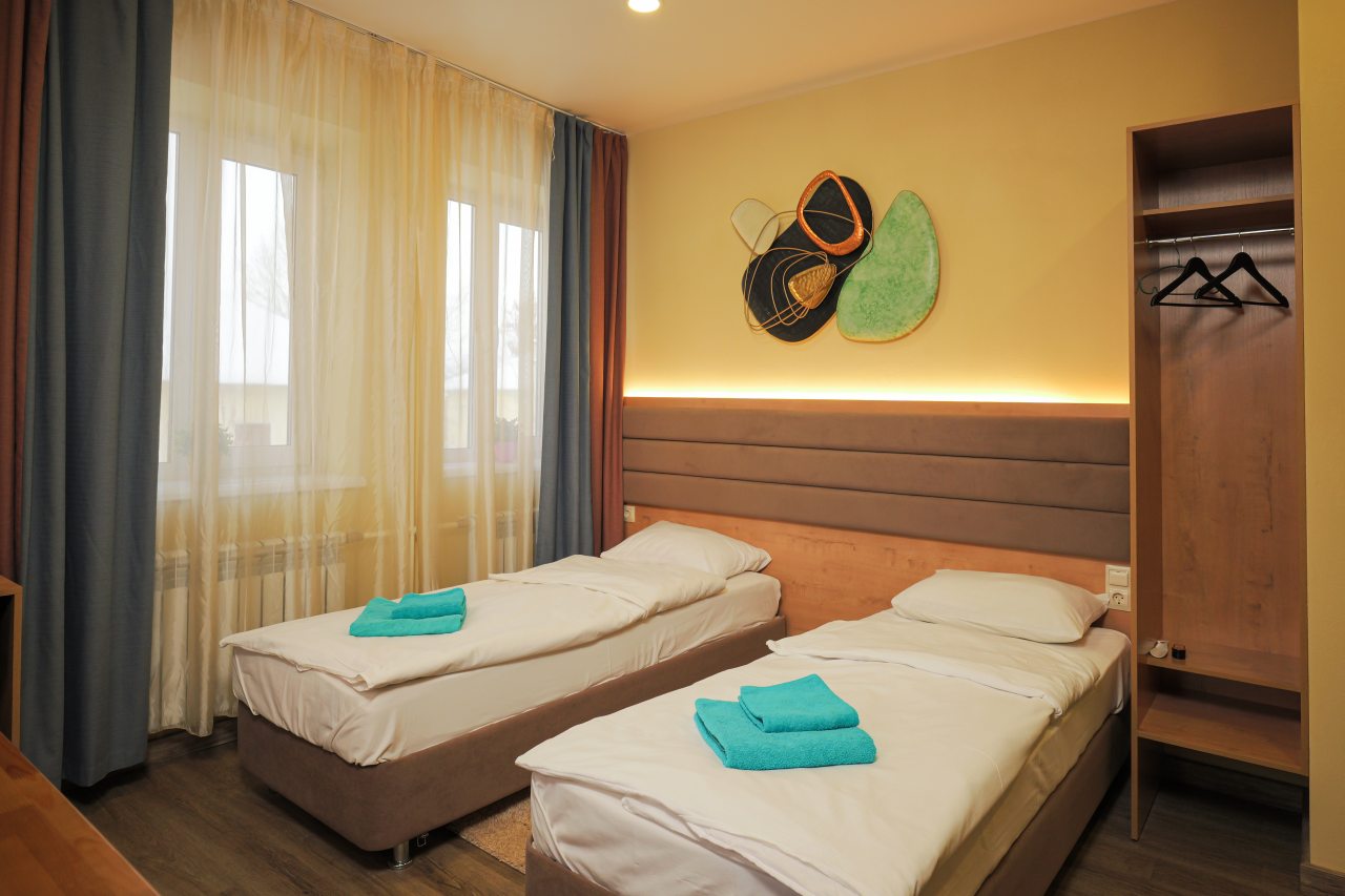 Трёхместный и более (Семейный четырехместный номер эконом), Мини-отель El hostel