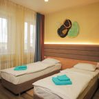 Трёхместный и более (Семейный четырехместный номер эконом), Мини-отель El hostel