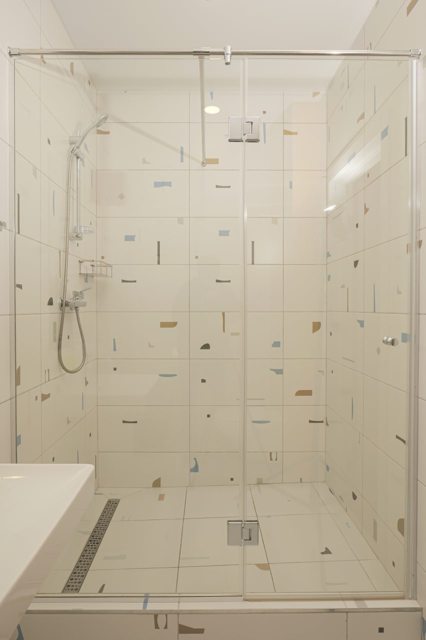 Трёхместный и более (Семейный четырехместный номер эконом), Мини-отель El hostel