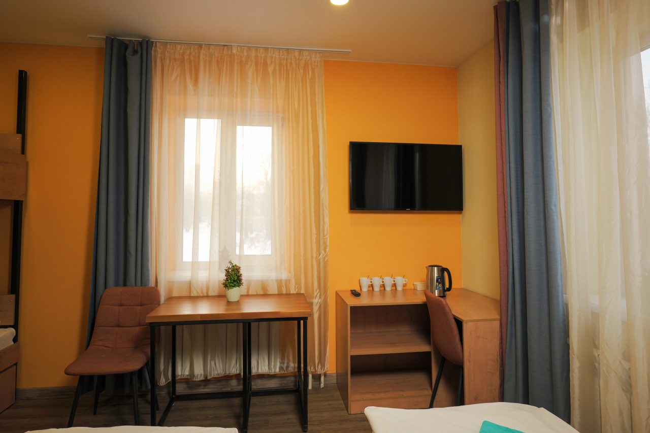 Трёхместный и более (Семейный четырехместный номер эконом), Мини-отель El hostel