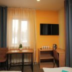 Трёхместный и более (Семейный четырехместный номер эконом), Мини-отель El hostel