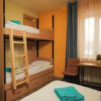 Трёхместный и более (Семейный четырехместный номер эконом), Мини-отель El hostel