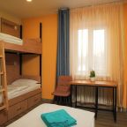 Трёхместный и более (Семейный четырехместный номер эконом), Мини-отель El hostel