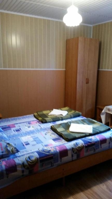 Двухместный (Двухместный номер с 1 кроватью или 2 отдельными кроватями, общая ванная комната) отеля База отдыха Полянка, Пляхо, Краснодарский край