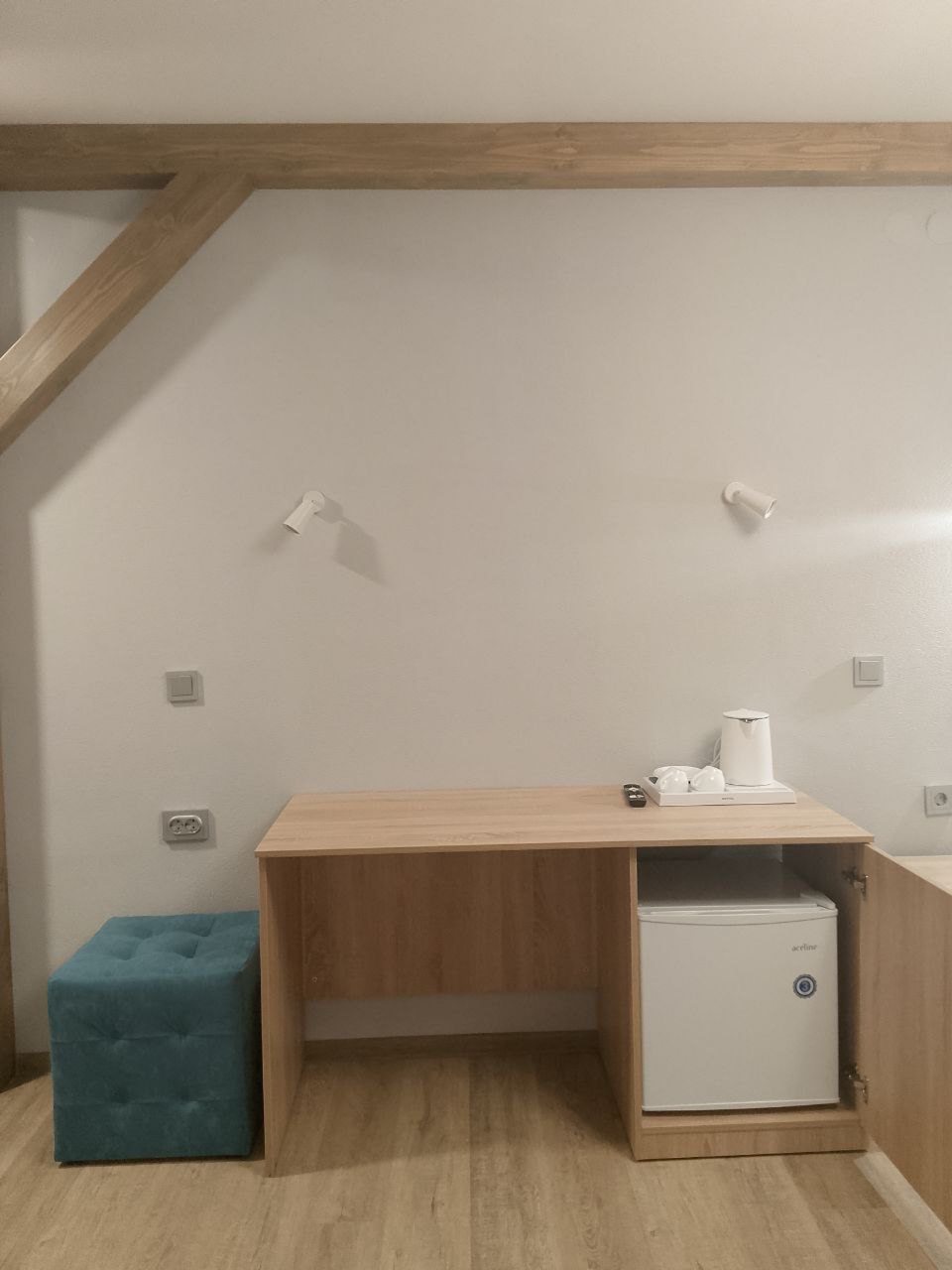 Двухместный (Улучшенный с рабочей зоной), База отдыха Северная звезда