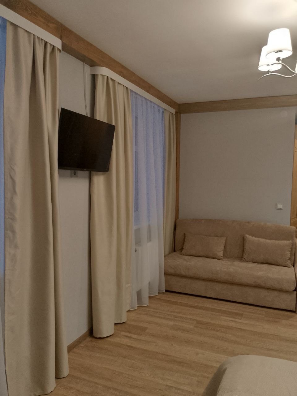 Двухместный (Улучшенный с рабочей зоной), База отдыха Северная звезда