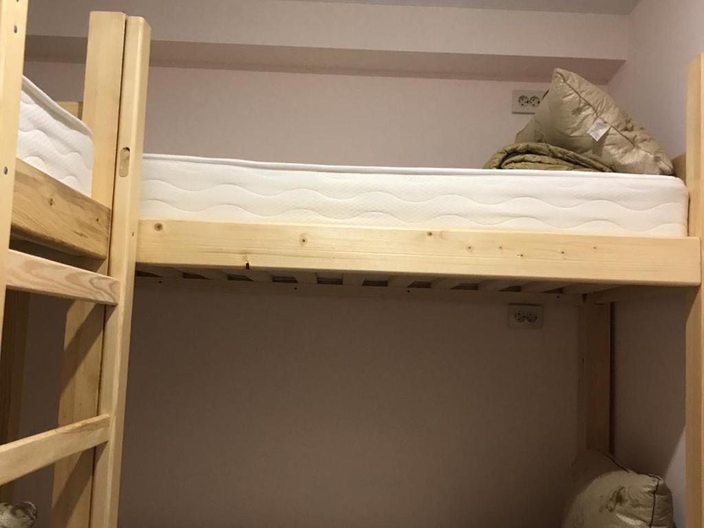 Номер (Спальное место на двухъярусной кровати в общем номере для мужчин и женщин) хостела Елабуга