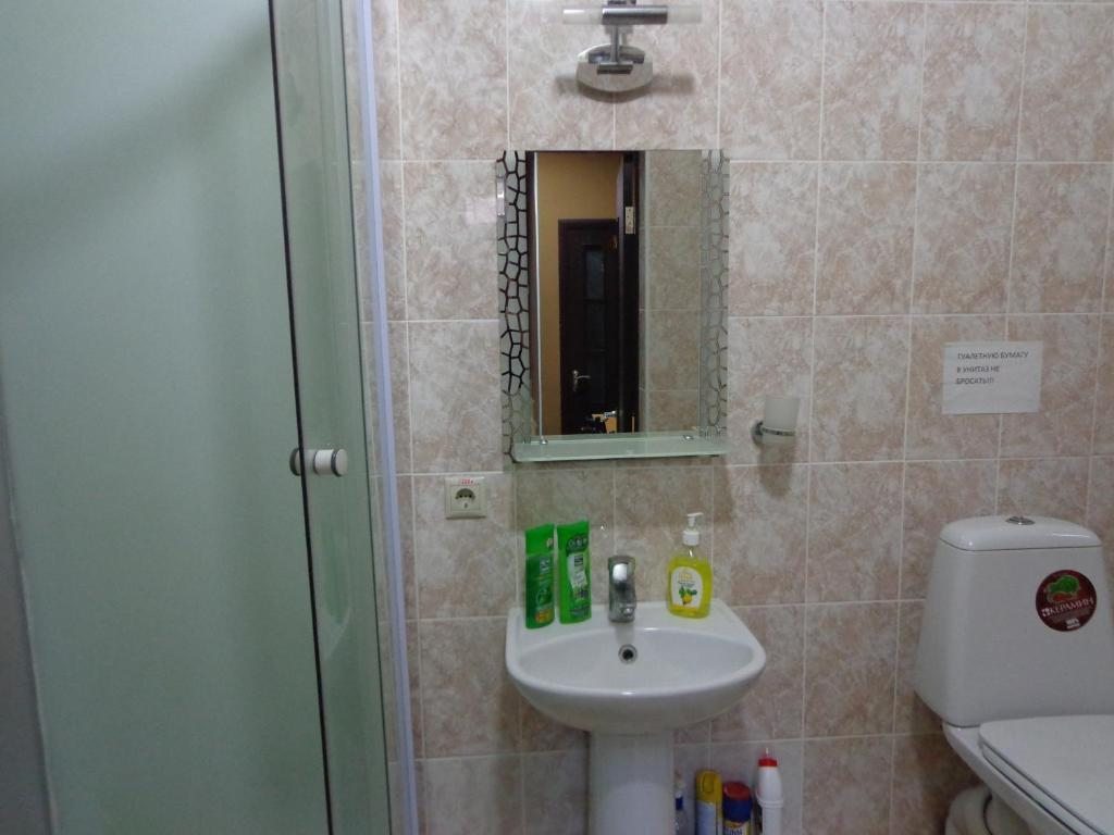 Двухместный (Бюджетный двухместный номер с 2 отдельными кроватями) гостиницы Олимпия, Усть-Лабинск
