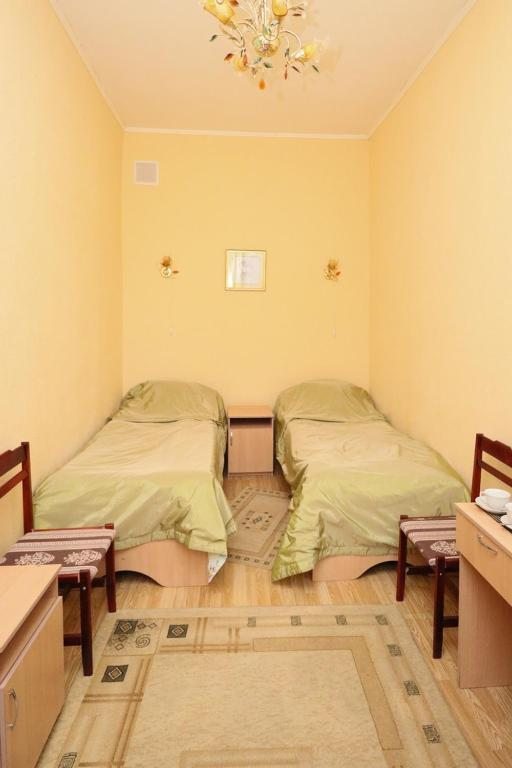 Двухместный (Улучшенный двухместный номер с 2 отдельными кроватями) санатория Тонус-плюс, Новомосковск, Тульская область