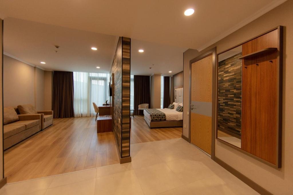 Сьюит (Люкс с балконом), Era Palace Premium