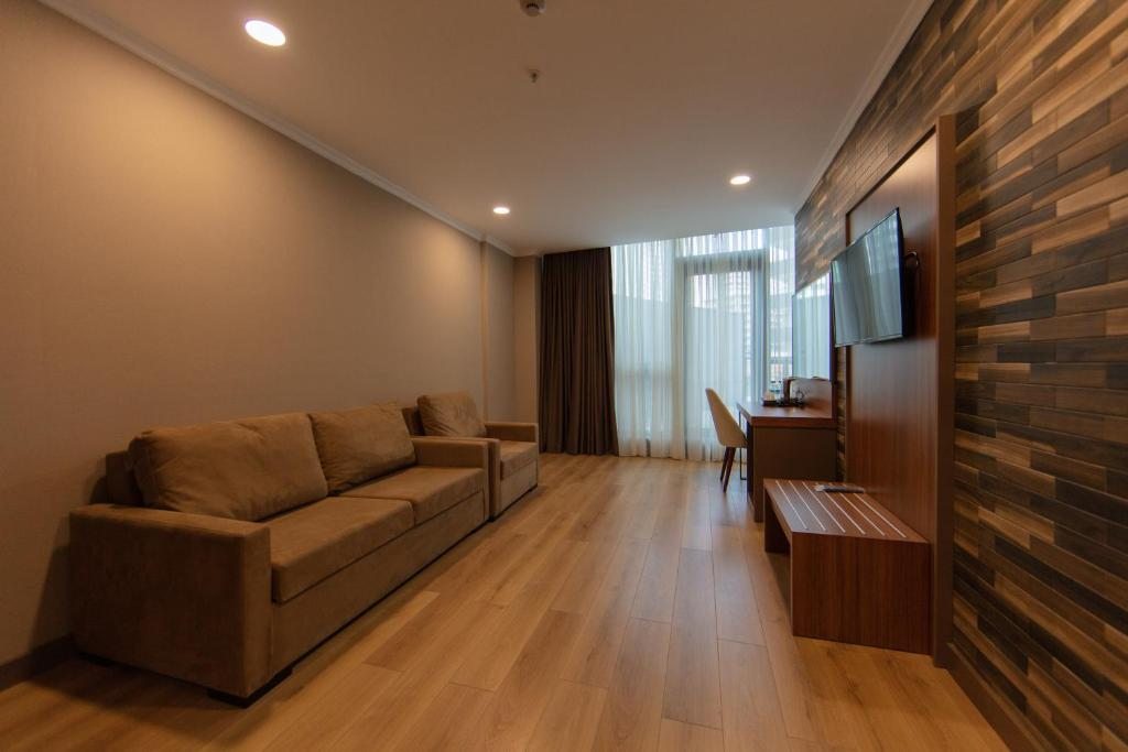 Сьюит (Люкс с балконом), Era Palace Premium