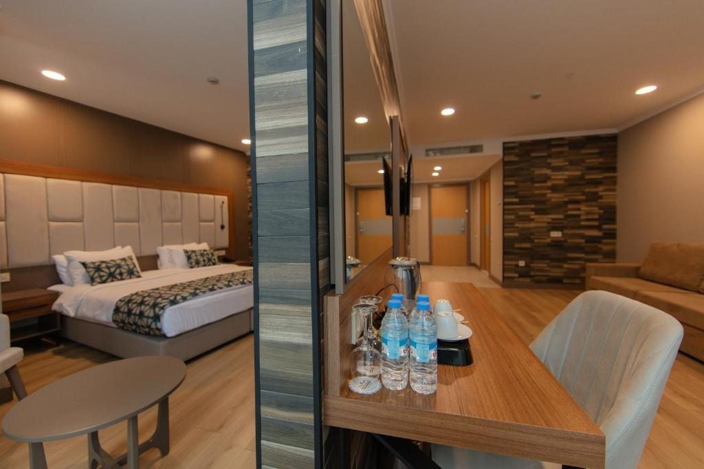 Сьюит (Люкс с балконом), Era Palace Premium