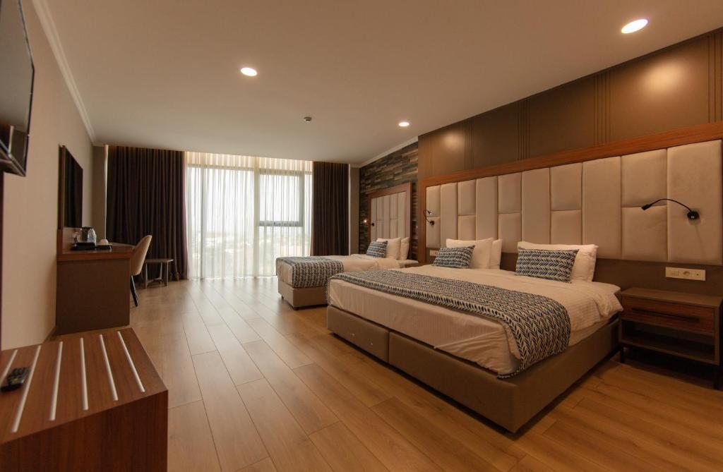 Семейный (Семейный номер Делюкс), Era Palace Premium