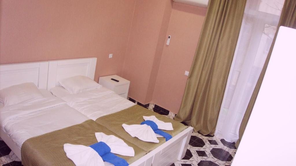Двухместный (Двухместный номер Делюкс с 2 отдельными кроватями) отеля Hotel Lux Elite, Тбилиси