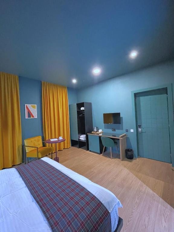 Двухместный (Двухместный номер Делюкс с 1 кроватью и балконом) отеля Green Rooms on Gvelesiani Street, Кутаиси