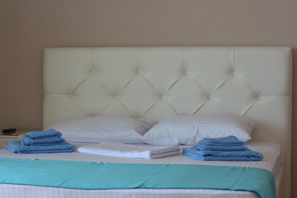 Двухместный (Люкс с двуспальной кроватью) семейного отеля Авокадо, Курортное (Черное море), Крым