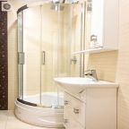 В каждом номера собственная ванная комната.