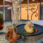 Двухместный (С террасой), Neozoom Hotel