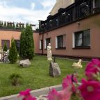 Внутренний двор, Neozoom Hotel