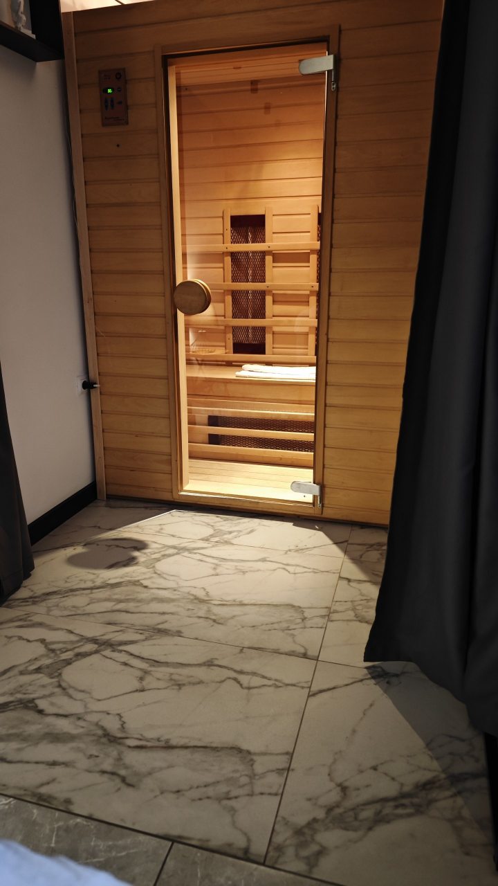 Сауна в отдельных номерах, Neozoom Hotel