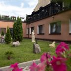 Сад, Neozoom Hotel