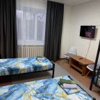 Четырехместный (Трансформер), Хостел Инь-Янь