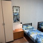 Четырехместный (Трансформер), Хостел Инь-Янь