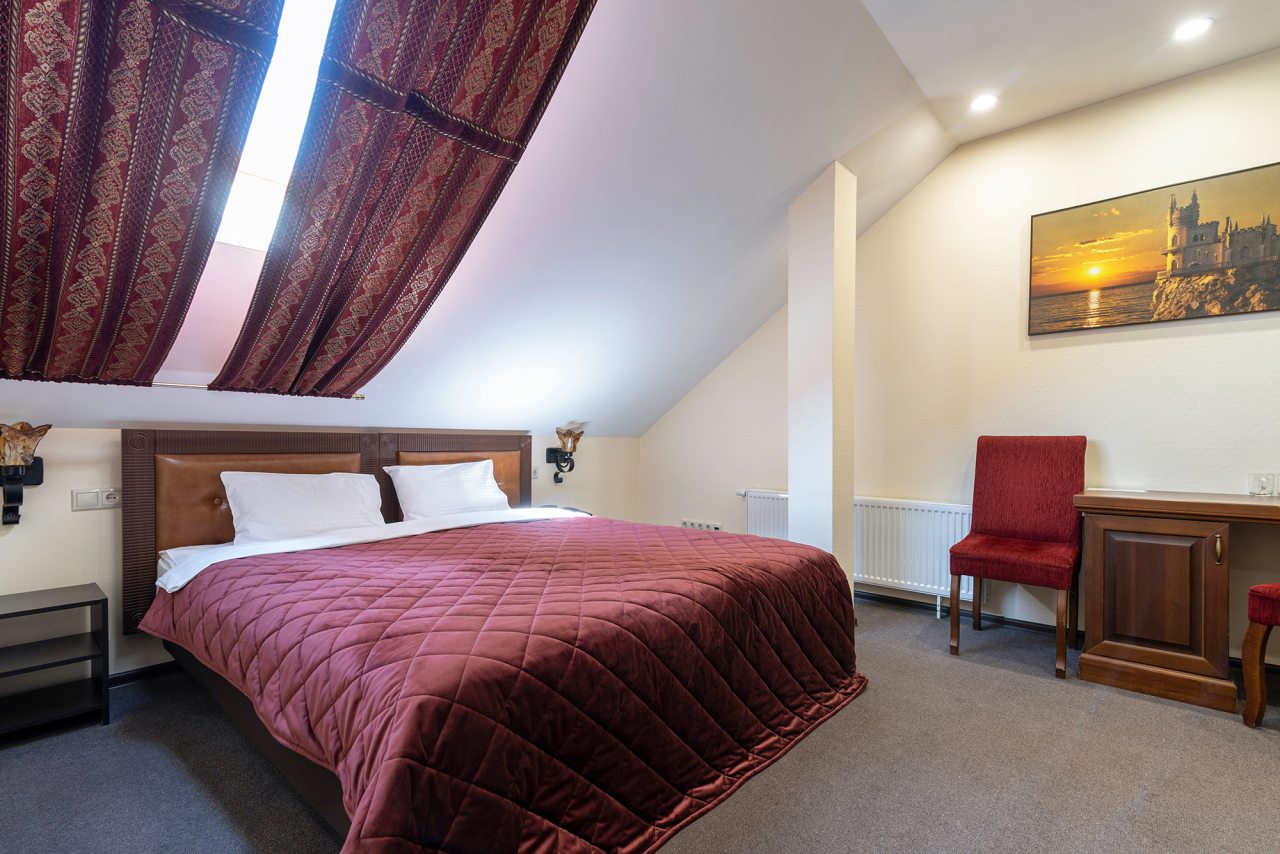 Сьюит (Джуниор Однокомнатный), Гостиница Дон Кихот