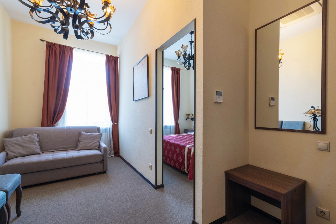 Сьюит (Джуниор Однокомнатный), Гостиница Дон Кихот