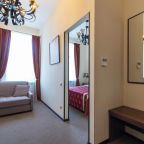 Сьюит (Джуниор Однокомнатный), Гостиница Дон Кихот