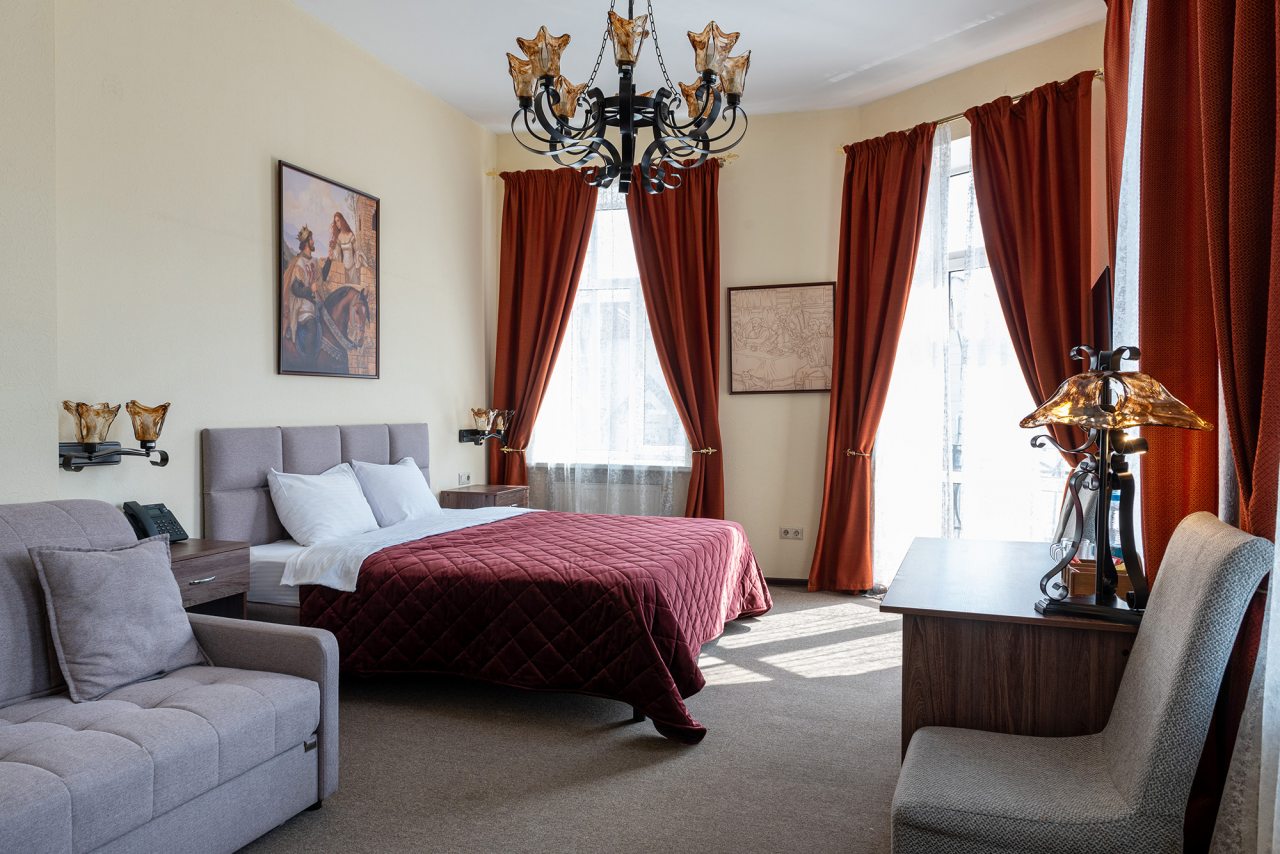 Люкс (С джакузи), Гостиница Дон Кихот