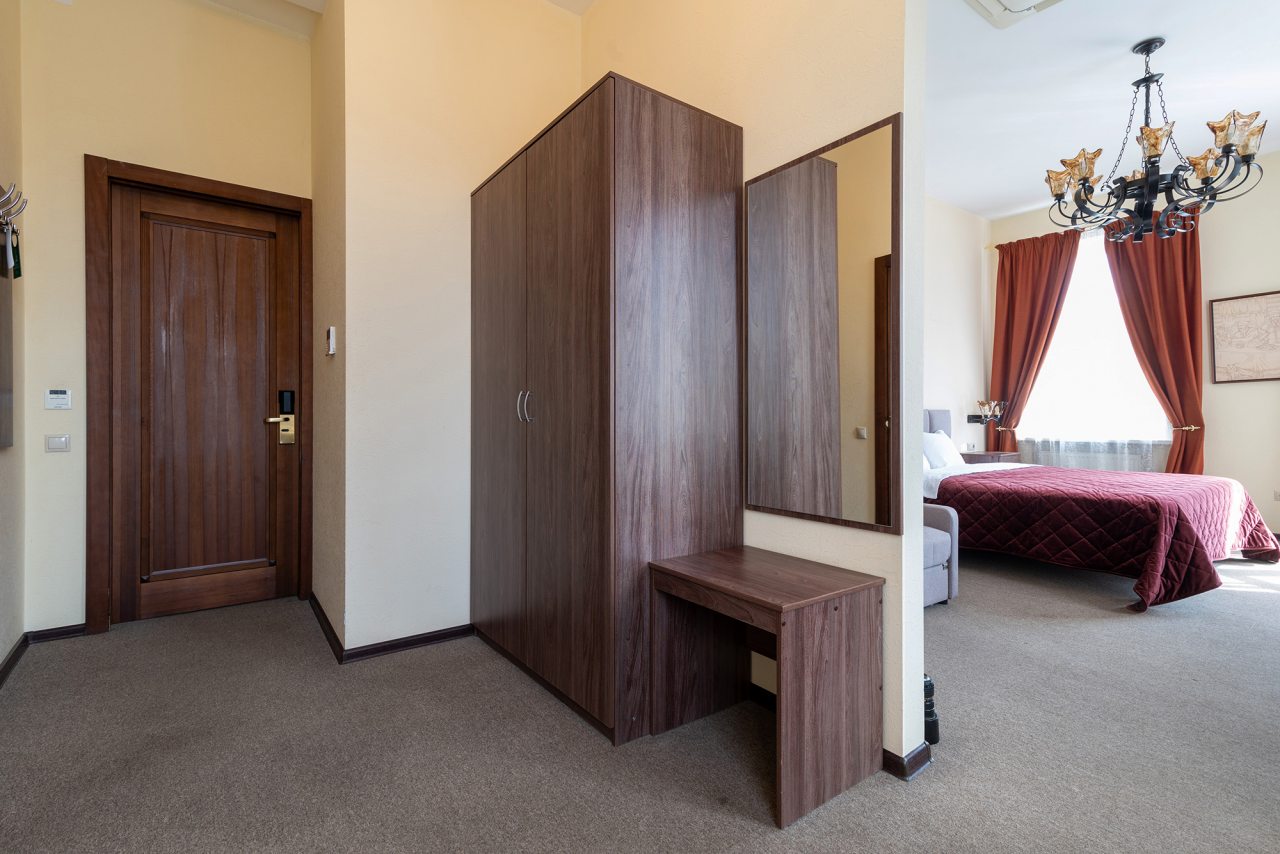 Люкс (С джакузи), Гостиница Дон Кихот