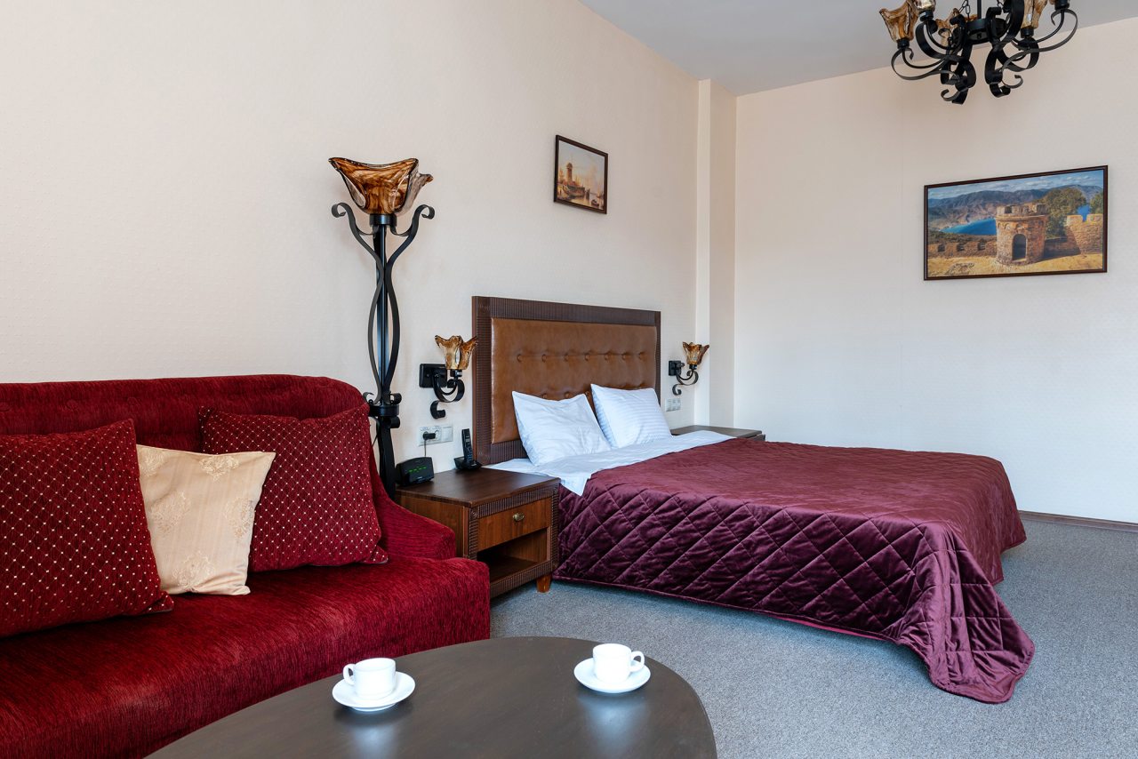 Люкс (С джакузи), Гостиница Дон Кихот