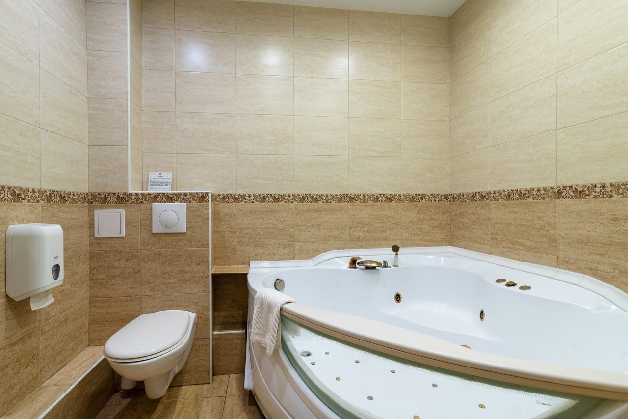 Люкс (С джакузи), Гостиница Дон Кихот