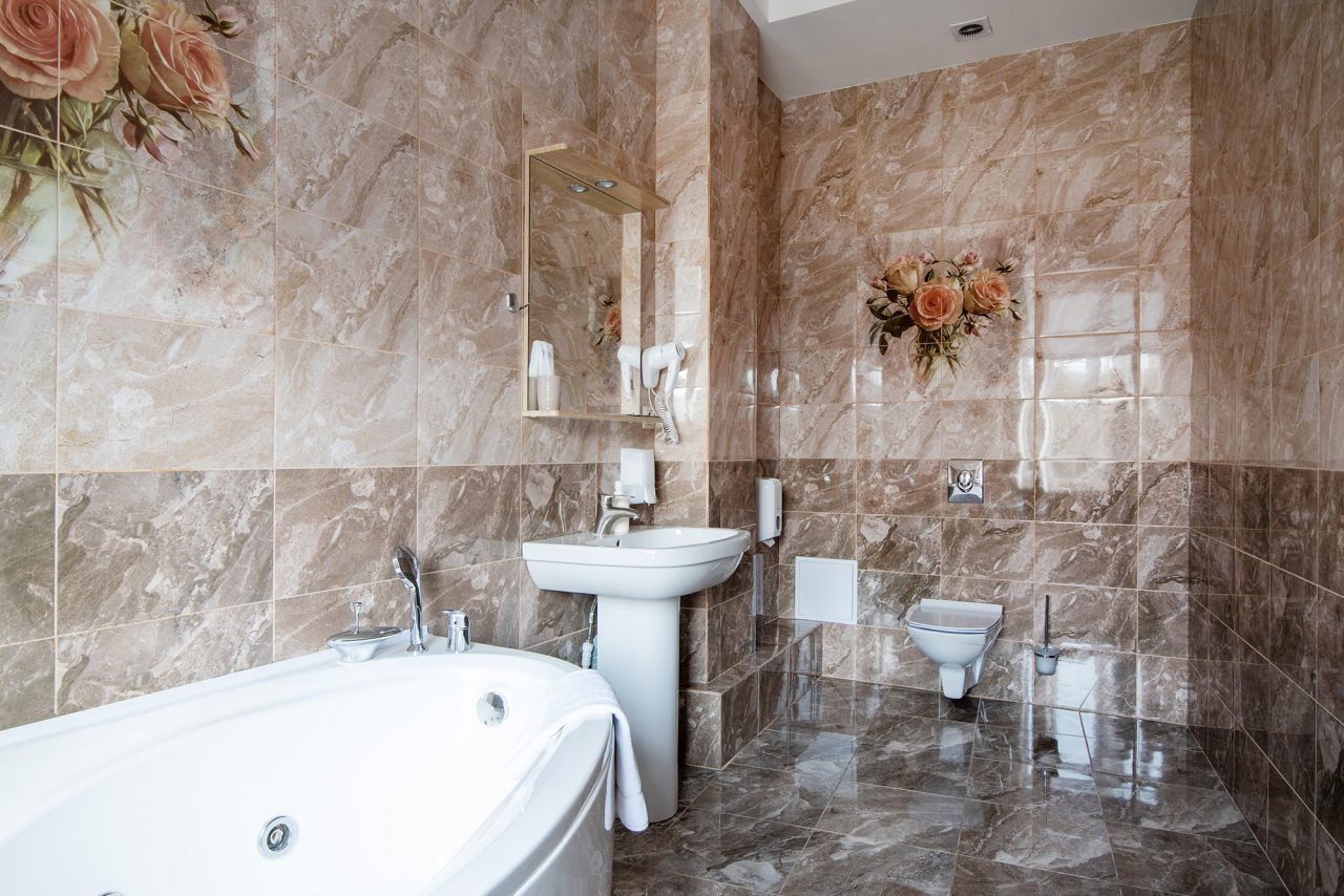 Люкс (С джакузи), Гостиница Дон Кихот