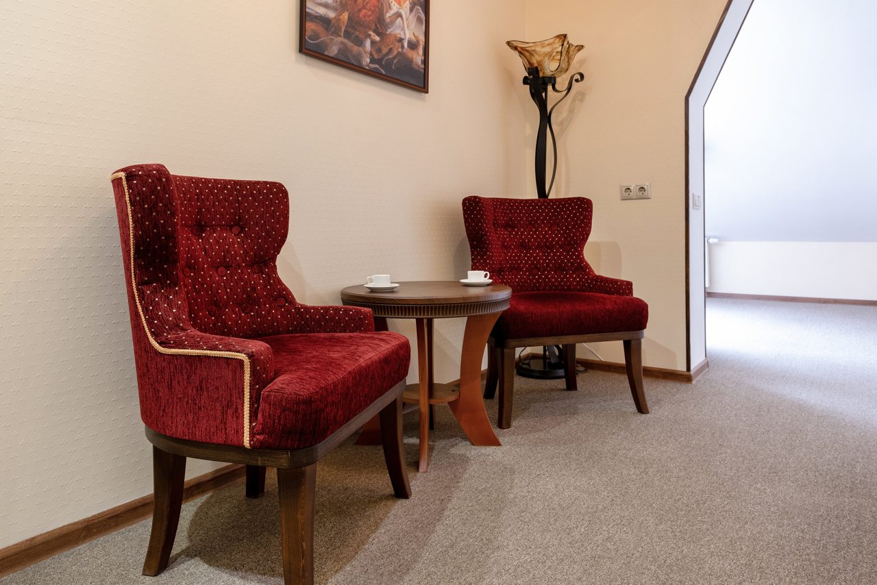 Сьюит (Джуниор без дивана), Гостиница Дон Кихот