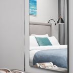 Двуспальная кровать типа «King size» или две односпальные.
