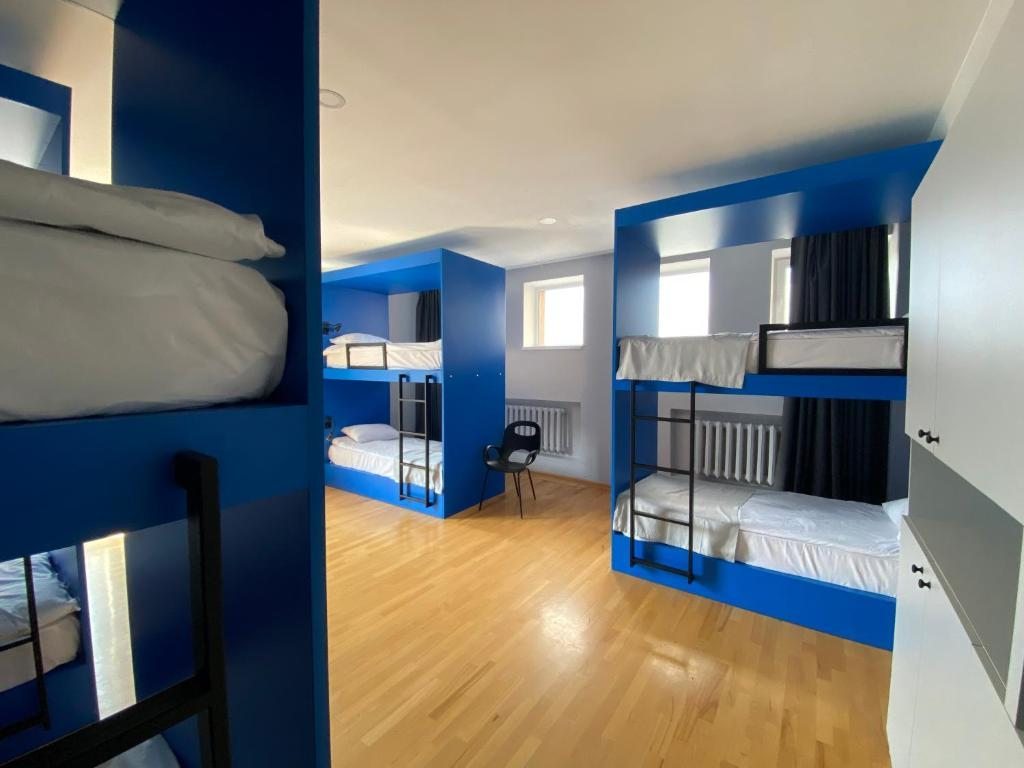 Восьмиместный (Спальное место на двухъярусной кровати в общем номере для мужчин женщин) хостела Олимп, Владикавказ