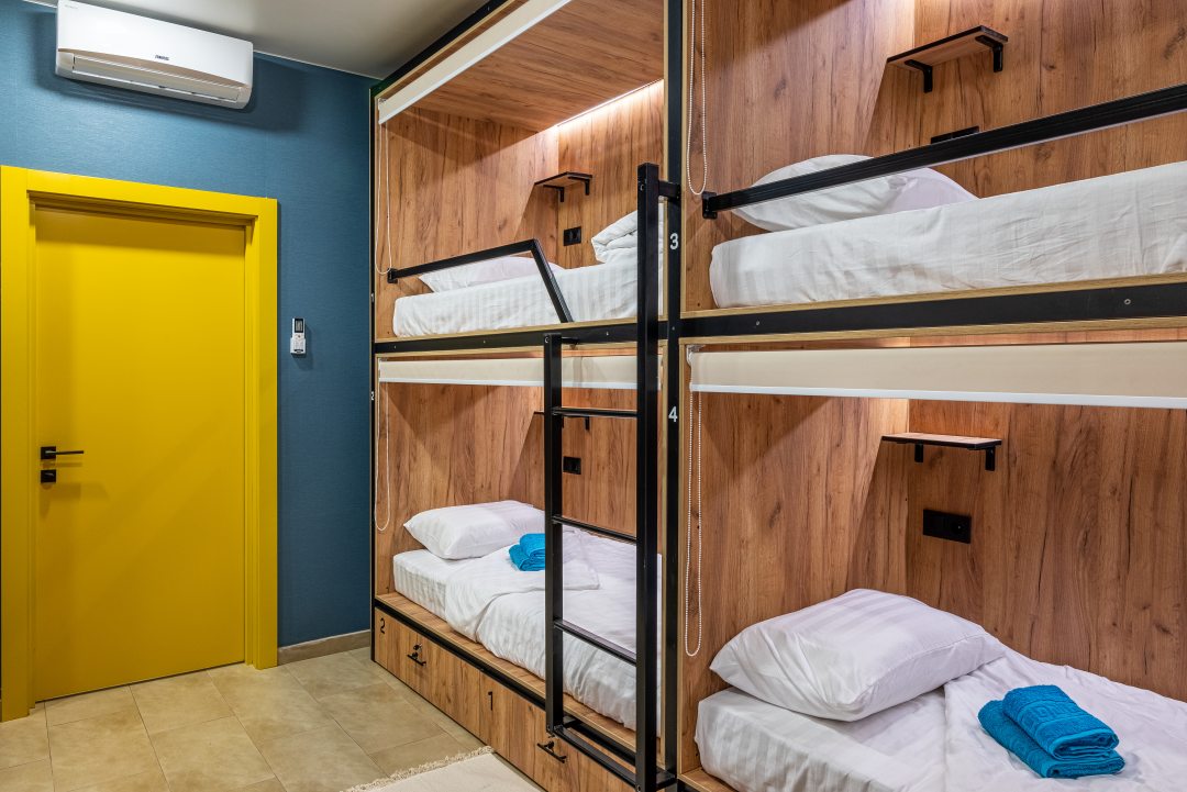 Десятиместный (Односпальная кровать в 10-местном женском номере) хостела HiLoft Sochi, Сочи
