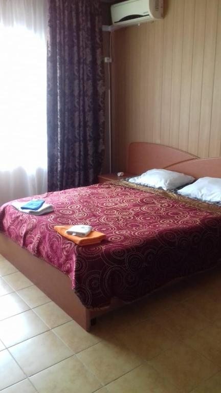 Двухместный (Большой двухместный номер с 1 кроватью или 2 отдельными кроватями) гостевого дома Sharm Platan, Сочи