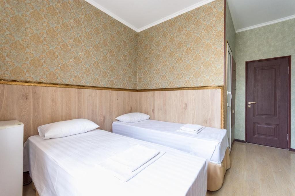 Двухместный (Двухместный номер с 1 кроватью или 2 отдельными кроватями и балконом) отеля Лофт, Джубга