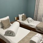 Стандарт с личной  внешней ванной комнатой рядом с номером