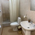 Стандарт с личной  внешней ванной комнатой (рядом с номером)