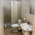 Стандарт с личной  внешней ванной комнатой (рядом с номером)